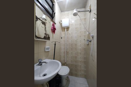 Casa de condomínio à venda com 268m², 3 quartos e 2 vagasBanheiro de serviço