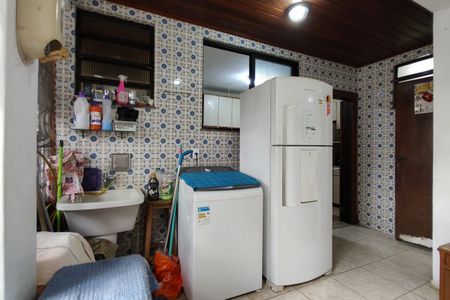 Casa de condomínio à venda com 268m², 3 quartos e 2 vagas Casa de condomínio à venda com 268m², 3 quartos e 2 vagasÁrea de Serviço