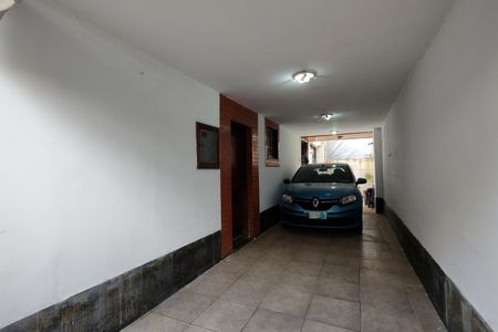 Casa de condomínio à venda com 268m², 3 quartos e 2 vagas Casa de condomínio à venda com 268m², 3 quartos e 2 vagasFachada
