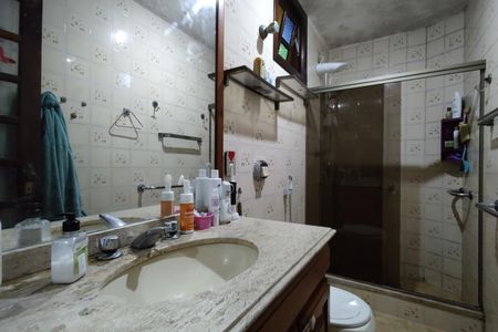 Casa de condomínio à venda com 268m², 3 quartos e 2 vagas Casa de condomínio à venda com 268m², 3 quartos e 2 vagasBanheiro da Suíte