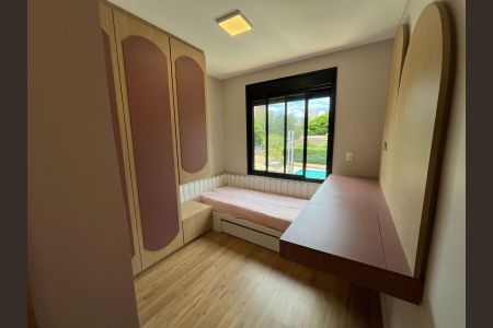 Casa de condomínio à venda com 225m², 4 quartos e 4 vagas Casa de condomínio à venda com 225m², 4 quartos e 4 vagasQuarto 4