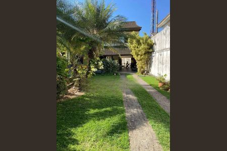 Casa à venda com 370m², 4 quartos e 2 vagas