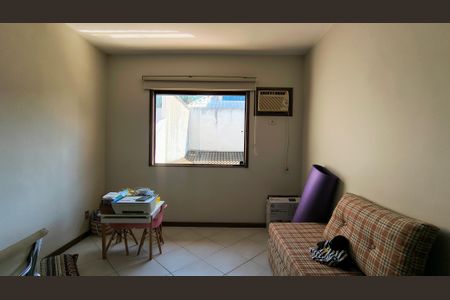 Casa à venda com 370m², 4 quartos e 2 vagas Casa à venda com 370m², 4 quartos e 2 vagasQuarto 2