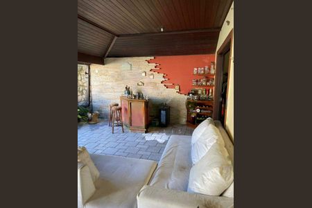 Casa à venda com 370m², 4 quartos e 2 vagas