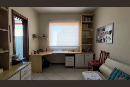 Casa à venda com 370m², 4 quartos e 2 vagas Casa à venda com 370m², 4 quartos e 2 vagasSuíte 2