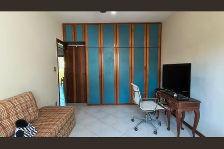 Casa à venda com 370m², 4 quartos e 2 vagas Casa à venda com 370m², 4 quartos e 2 vagasQuarto 2