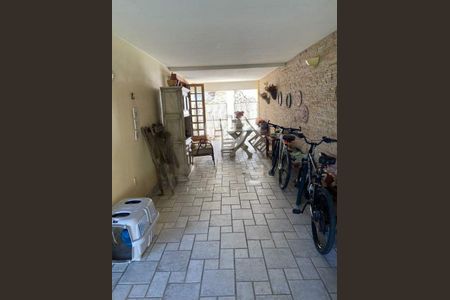 Casa à venda com 370m², 4 quartos e 2 vagas