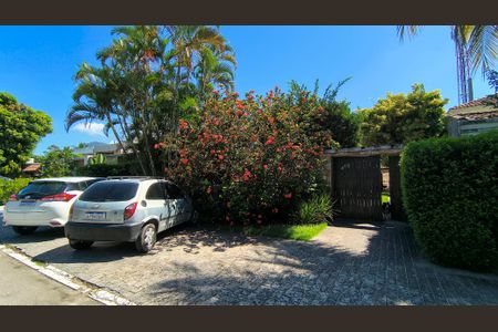 Casa à venda com 370m², 4 quartos e 2 vagas Casa à venda com 370m², 4 quartos e 2 vagasFachada da Casa