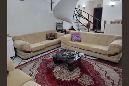 Casa à venda com 350m², 3 quartos e 3 vagas Casa à venda com 350m², 3 quartos e 3 vagasFoto 19