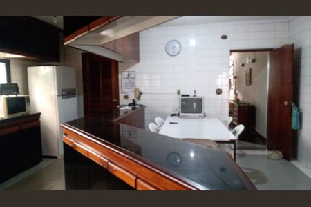 Casa à venda com 350m², 3 quartos e 3 vagas Casa à venda com 350m², 3 quartos e 3 vagasFoto 38