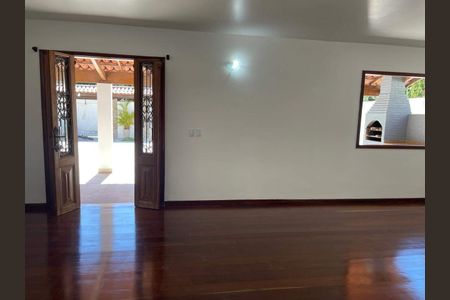 Casa à venda com 454m², 5 quartos e 4 vagas