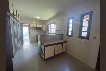 Casa à venda com 454m², 5 quartos e 4 vagas