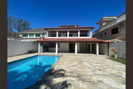 Casa à venda com 454m², 5 quartos e 4 vagas