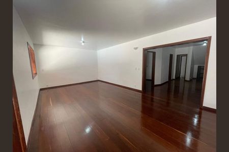 Casa à venda com 454m², 5 quartos e 4 vagas