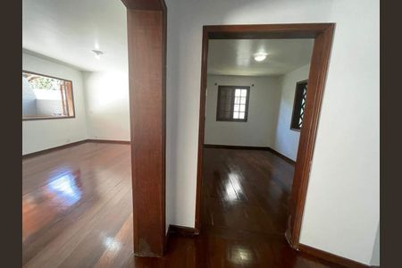Casa à venda com 454m², 5 quartos e 4 vagas