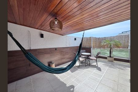 Casa à venda com 127m², 3 quartos e 1 vaga Casa à venda com 127m², 3 quartos e 1 vagaTerraço