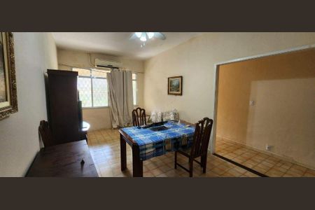 Casa à venda com 100m², 3 quartos e 2 vagas