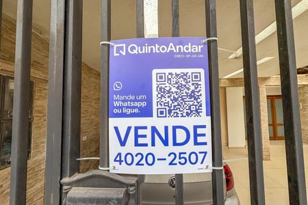 Casa à venda com 240m², 3 quartos e 3 vagas Casa à venda com 240m², 3 quartos e 3 vagasPlaca