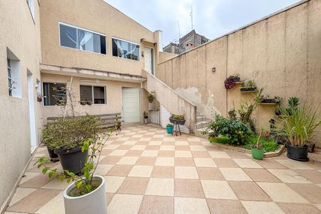 Casa à venda com 240m², 3 quartos e 3 vagas Casa à venda com 240m², 3 quartos e 3 vagasÁrea comum