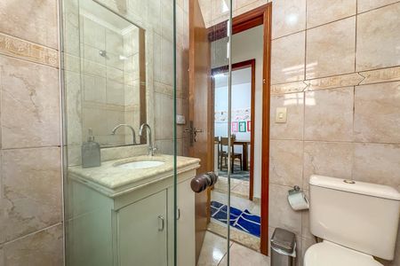 Casa à venda com 240m², 3 quartos e 3 vagas Casa à venda com 240m², 3 quartos e 3 vagasBanheiro Social