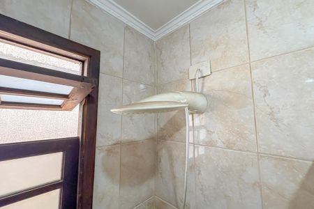 Casa à venda com 240m², 3 quartos e 3 vagas Casa à venda com 240m², 3 quartos e 3 vagasBanheiro Social