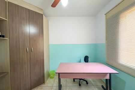 Casa à venda com 240m², 3 quartos e 3 vagas Casa à venda com 240m², 3 quartos e 3 vagasQuarto 2