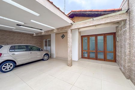 Casa à venda com 240m², 3 quartos e 3 vagas Casa à venda com 240m², 3 quartos e 3 vagasGaragem