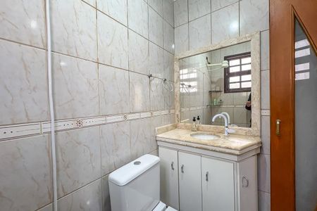 Casa à venda com 240m², 3 quartos e 3 vagas Casa à venda com 240m², 3 quartos e 3 vagasBanheiro da Suíte