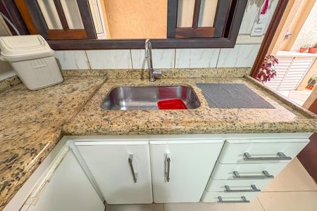 Casa à venda com 240m², 3 quartos e 3 vagas Casa à venda com 240m², 3 quartos e 3 vagasCozinha