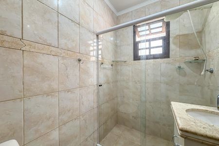 Casa à venda com 240m², 3 quartos e 3 vagas Casa à venda com 240m², 3 quartos e 3 vagasBanheiro Social