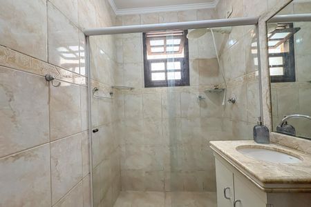 Casa à venda com 240m², 3 quartos e 3 vagas Casa à venda com 240m², 3 quartos e 3 vagasBanheiro Social