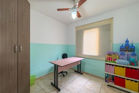 Casa à venda com 240m², 3 quartos e 3 vagas Casa à venda com 240m², 3 quartos e 3 vagasQuarto 2