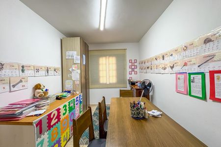 Casa à venda com 240m², 3 quartos e 3 vagas Casa à venda com 240m², 3 quartos e 3 vagasQuarto 1