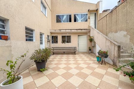 Casa à venda com 240m², 3 quartos e 3 vagas Casa à venda com 240m², 3 quartos e 3 vagasÁrea comum