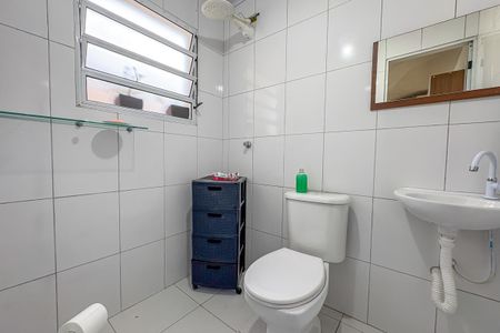Casa à venda com 240m², 3 quartos e 3 vagas Casa à venda com 240m², 3 quartos e 3 vagasBanheiro de Serviço