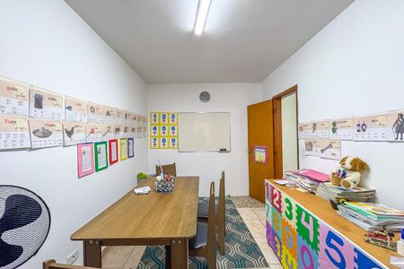 Casa à venda com 240m², 3 quartos e 3 vagas Casa à venda com 240m², 3 quartos e 3 vagasQuarto 1