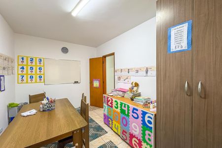 Casa à venda com 240m², 3 quartos e 3 vagas Casa à venda com 240m², 3 quartos e 3 vagasQuarto 1