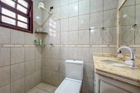 Casa à venda com 240m², 3 quartos e 3 vagas Casa à venda com 240m², 3 quartos e 3 vagasBanheiro da Suíte