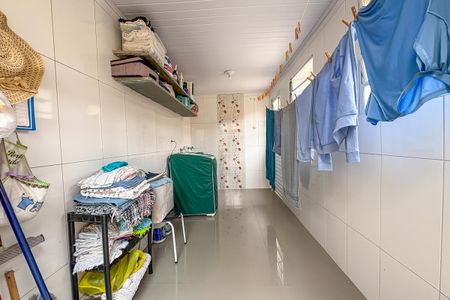 Casa à venda com 240m², 3 quartos e 3 vagas Casa à venda com 240m², 3 quartos e 3 vagasÁrea de Serviço