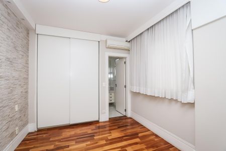 Apartamento à venda com 96m², 2 quartos e 1 vagaSuíte