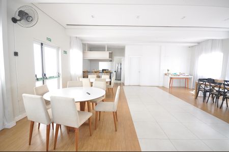 Apartamento à venda com 42m², 2 quartos e sem vagaÁrea comum - Salão de festas