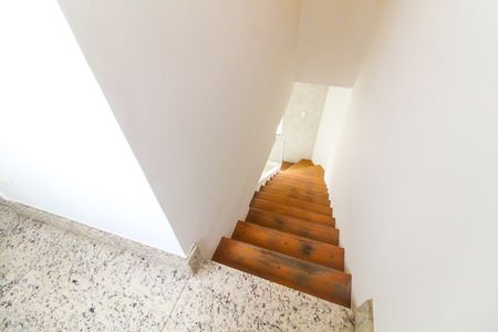 Casa para alugar com 100m², 2 quartos e 1 vagaHall