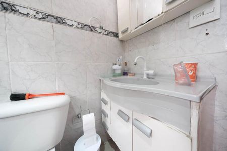 Casa à venda com 144m², 3 quartos e 2 vagasBanheiro 1