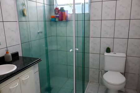 Casa de condomínio à venda com 184m², 3 quartos e 3 vagasBanheiro 2