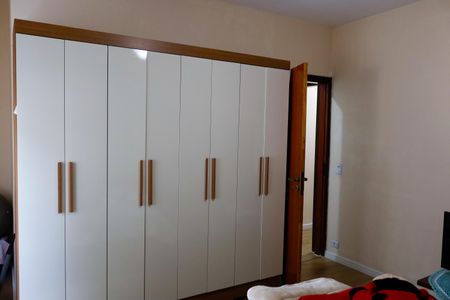 Casa de condomínio à venda com 184m², 3 quartos e 3 vagasQuarto