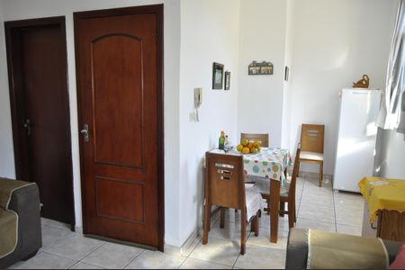 Casa de condomínio à venda com 70m², 2 quartos e sem vagaSala