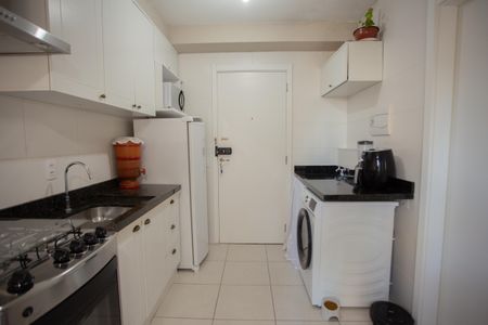 Apartamento à venda com 27m², 1 quarto e sem vaga Apartamento à venda com 27m², 1 quarto e sem vagaCozinha e Área de Serviço