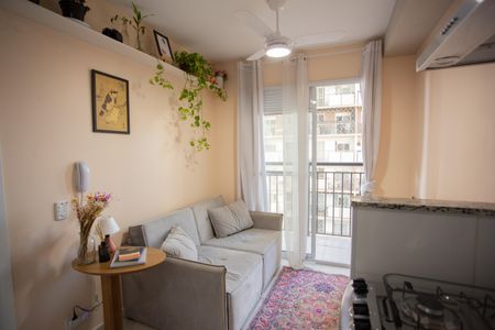 Apartamento à venda com 27m², 1 quarto e sem vaga Apartamento à venda com 27m², 1 quarto e sem vagaSala