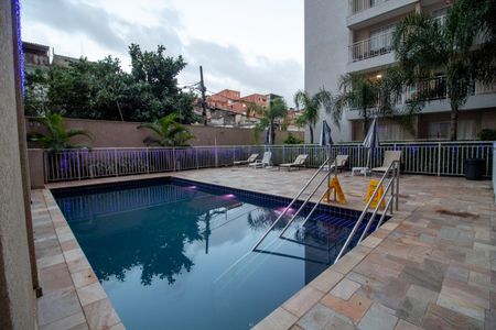 Apartamento à venda com 29m², 1 quarto e sem vaga Apartamento à venda com 29m², 1 quarto e sem vagaÁrea comum - Piscina