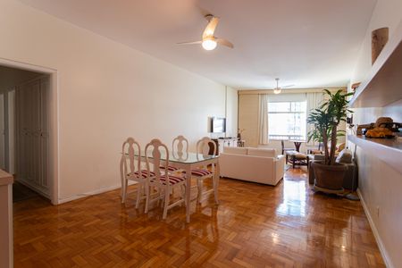 Apartamento à venda com 130m², 3 quartos e sem vagaSala